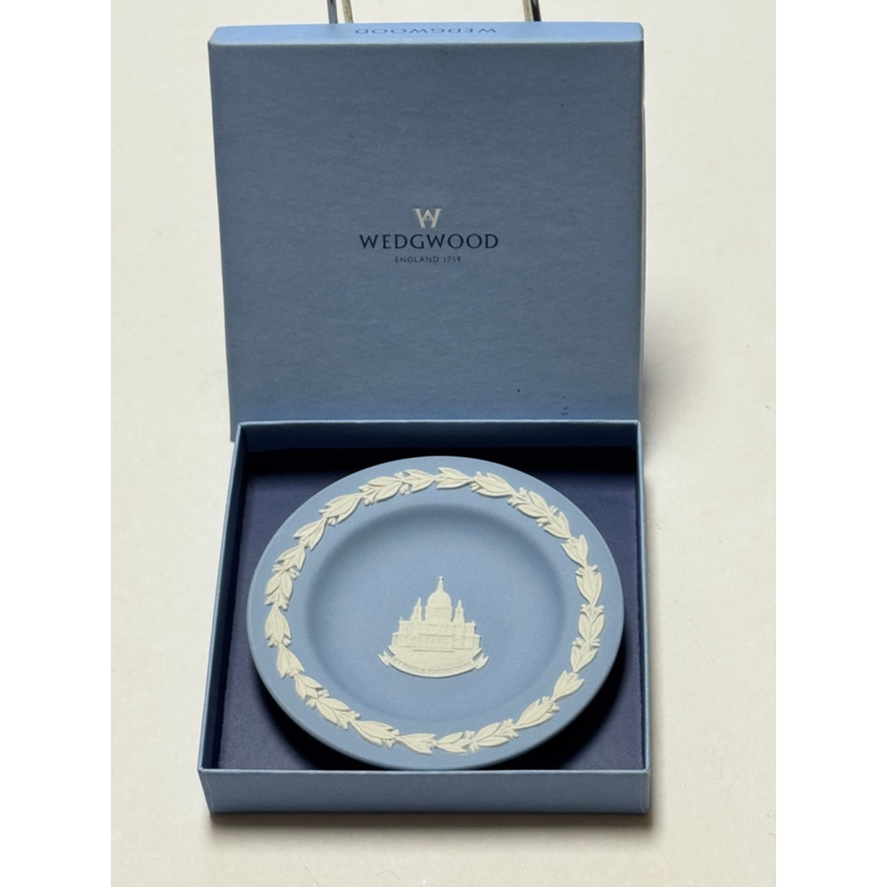Wedgwood Blue and White St. Paul's Cathedral Jasperware Dish with Box